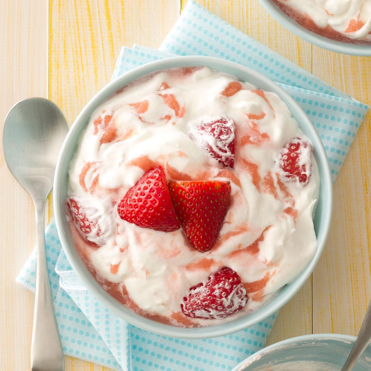 Rhubarb Fool With Strawberries Exps169451 Thc12 06 1bc Rms 6